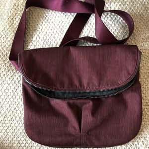 LULULEMON BAG// great condition!
